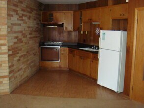 2459 S 99th St in West Allis, WI - Building Photo - Building Photo