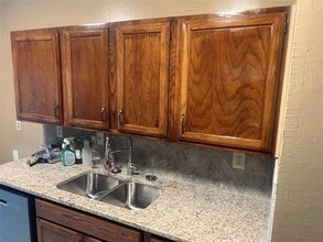 3017 Weather Vane Ln in Dallas, TX - Building Photo - Building Photo