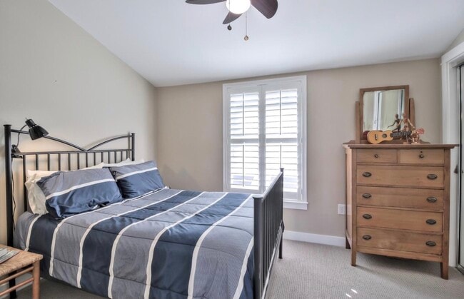 125 Laurel Grove Ln in San Jose, CA - Building Photo - Building Photo