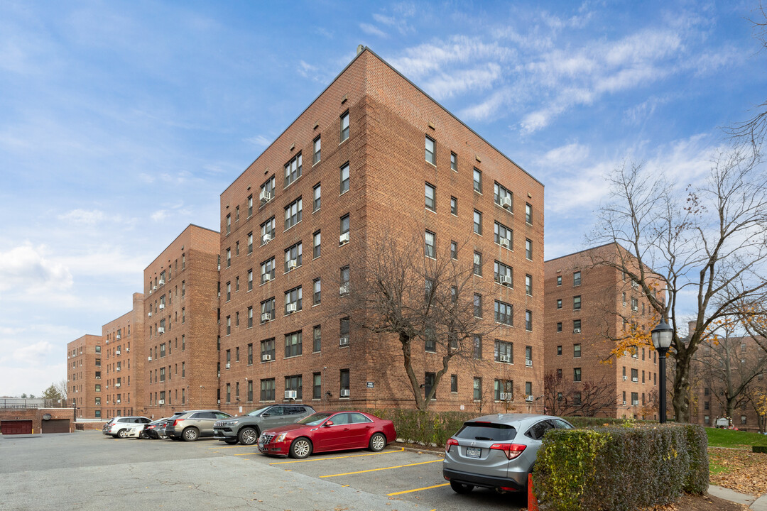 Vernon Manor in Mount Vernon, NY - Building Photo