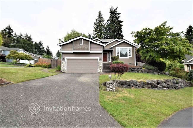 property at 1601 58th Ave Ct N E