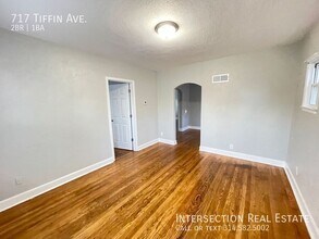 717 Tiffin Ave in Ferguson, MO - Building Photo - Building Photo