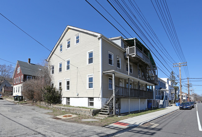 526 N Main St in Norwich, CT - Building Photo - Building Photo