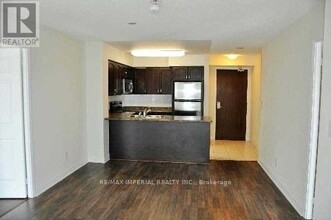 35-2135 Hollywood Ave in Toronto, ON - Building Photo - Building Photo