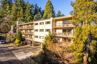 2393 SW Park Pl in Portland, OR - Building Photo