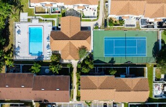 7210 N Manhattan Ave, Unit 1822 in Tampa, FL - Foto de edificio - Building Photo