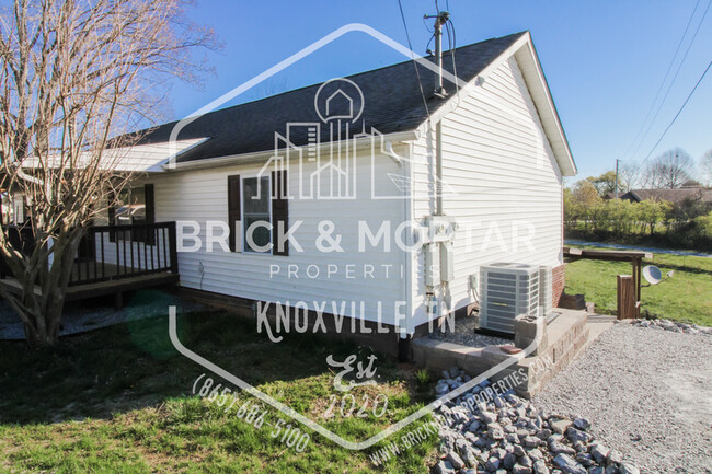 1731 Lively Rd in Maryville, TN - Building Photo - Building Photo