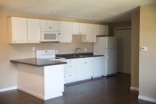 Holiday Meadows Apartments in Hamburg, NY - Building Photo
