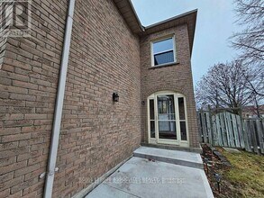 9 Ridgewood Rd in Toronto, ON - Building Photo - Building Photo