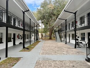 3433 3rd Ave S in St. Petersburg, FL - Foto de edificio - Building Photo