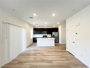 108 Brielle Beacon Ln in Henderson, NV - Building Photo - Building Photo