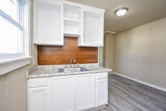 1409 Mcneil St in Houston, TX - Building Photo - Building Photo