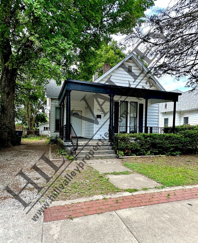 property at 1141 S 4th St