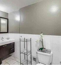 57-75 Cloverdale Blvd in Queens, NY - Building Photo - Building Photo