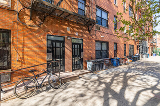 609 Gates Ave in Brooklyn, NY - Building Photo - Building Photo