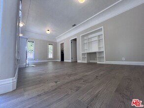 810 N Harper Ave in Los Angeles, CA - Building Photo - Building Photo