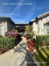 10312 Seneca Falls Ave in Bakersfield, CA - Foto de edificio - Building Photo