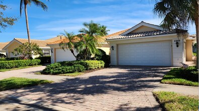 4590 Ossabaw Way in Naples, FL - Building Photo - Building Photo