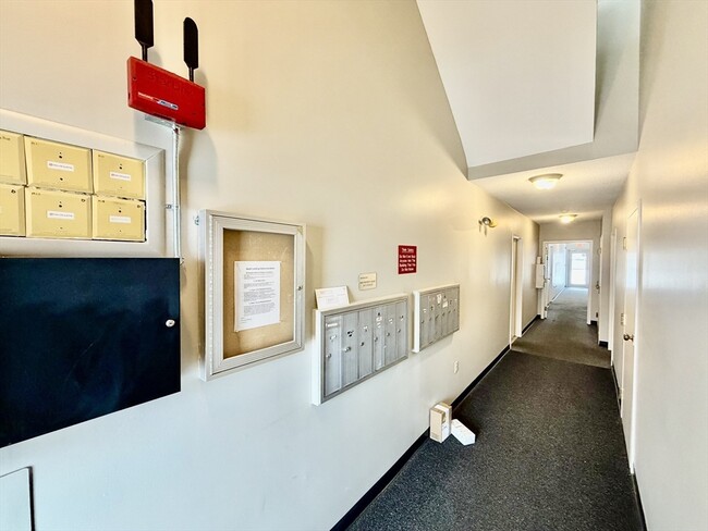 15 Bower Rd in Quincy, MA - Foto de edificio - Building Photo