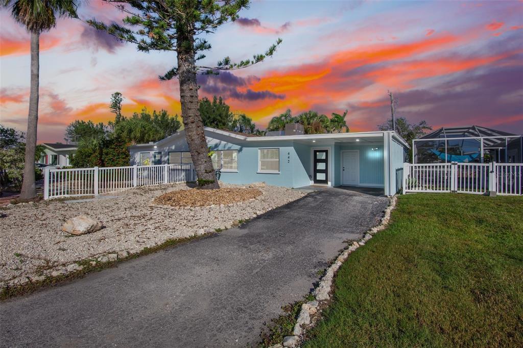 442 62nd St in Holmes Beach, FL - Building Photo