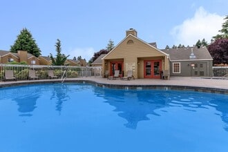 Brightwaters at Redhawk in Tigard, OR - Building Photo - Building Photo
