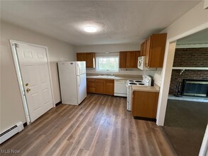 24751 Price Rd in Bedford Heights, OH - Building Photo - Building Photo
