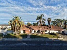 5 -Bedroom Home for Rent in Desirable Southwest Bakersfield in Bakersfield, CA - Building Photo
