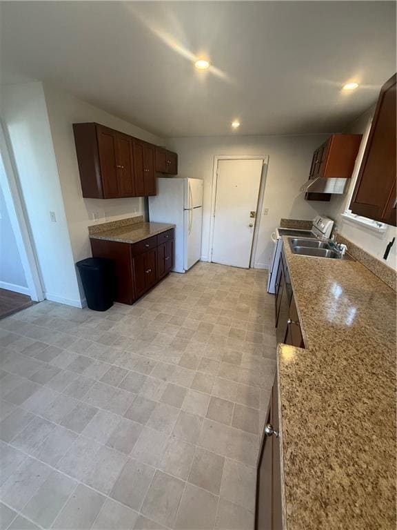 13 Rhode Island Ave in Newport, RI - Building Photo - Building Photo