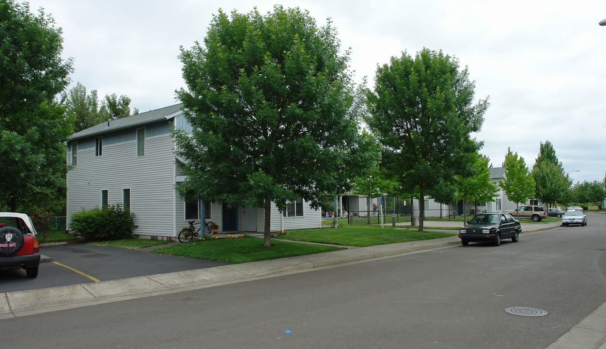 Lancaster Bridge in Corvallis, OR - Building Photo