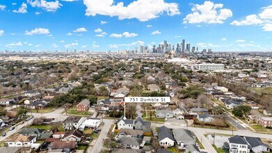 751 Dumble St in Houston, TX - Foto de edificio - Building Photo