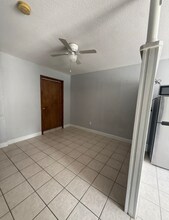 2725 Uintah Ave in Orlando, FL - Foto de edificio - Building Photo