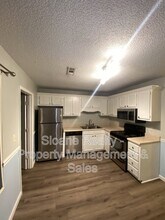 6239 Lucille Dr in North Charleston, SC - Building Photo - Building Photo