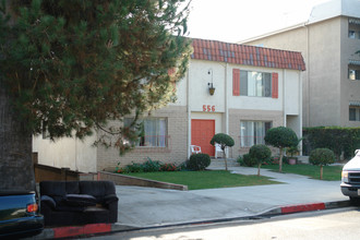 556 Glenwood Rd in Glendale, CA - Building Photo - Building Photo