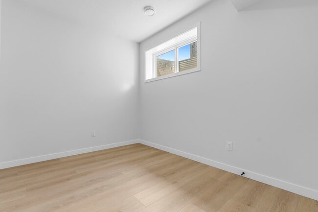 6381 King Wynd SW in Edmonton, AB - Building Photo - Building Photo