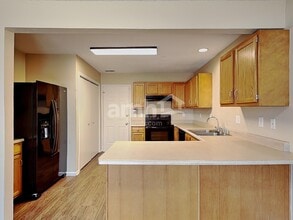 5426 Alameda Rd, Unit 1510 in Indianapolis, IN - Foto de edificio - Building Photo