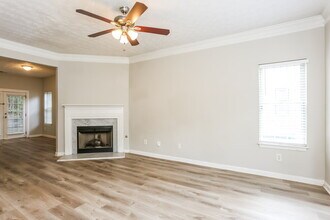 2984 Falling Water Point in College Park, GA - Building Photo - Building Photo