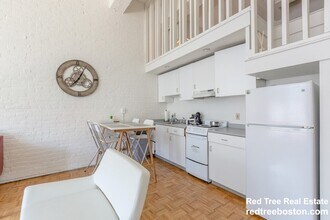 61 Brookline Ave, Unit 214 in Boston, MA - Building Photo - Building Photo