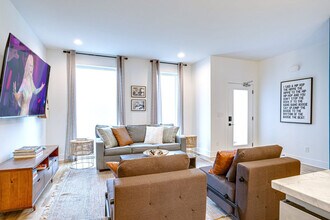 2807 Delaware Ave in Nashville, TN - Foto de edificio - Building Photo