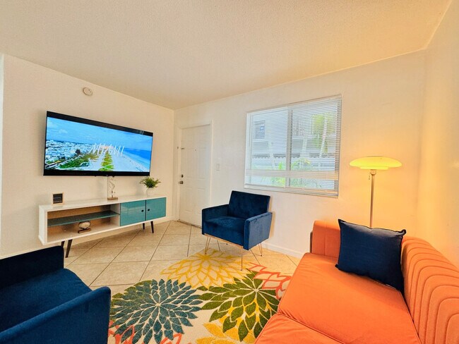 828 SW 2nd St in Miami, FL - Building Photo - Building Photo