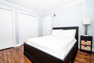 8 Oakwood Ave in Norwalk, CT - Building Photo - Building Photo