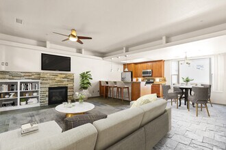 Brownstone Manor in Denver, CO - Building Photo - Building Photo