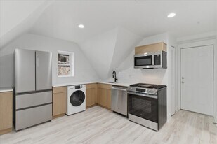2607 W Haddon Ave, Unit 3F in Chicago, IL - Building Photo