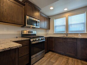 1540 7th St in Springfield, OR - Building Photo - Building Photo