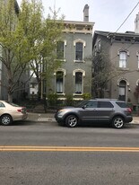 1033 Russell St, Unit Flr 1 in Covington, KY - Building Photo