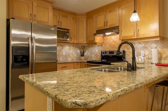 Meridian Suites in Edmonton, AB - Building Photo - Building Photo