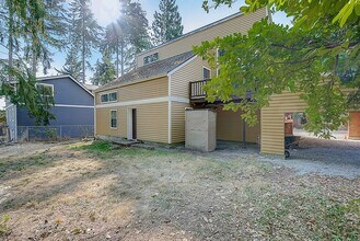 2342 NE 145th St in Shoreline, WA - Building Photo - Building Photo