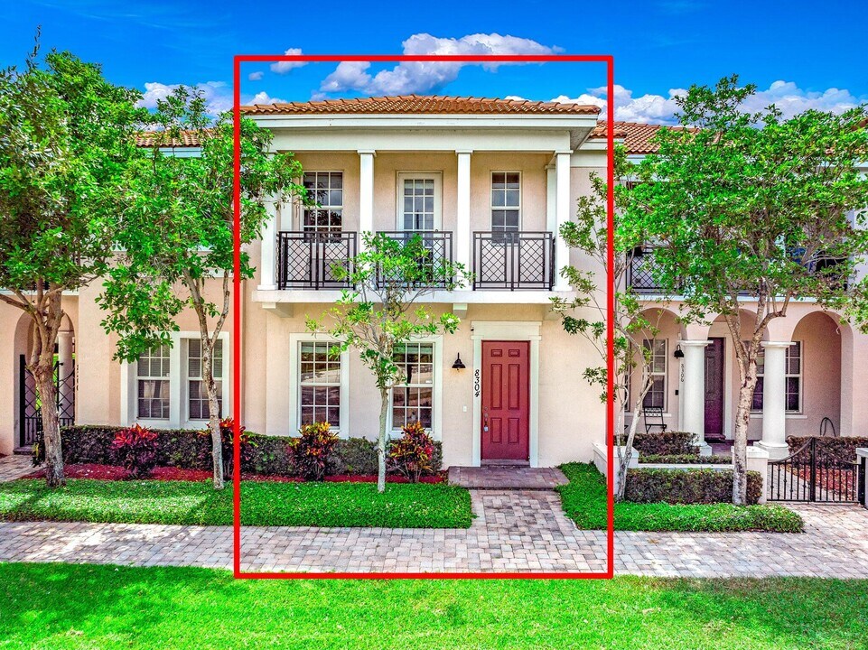 8304 NW 7th Ct in Boca Raton, FL - Building Photo