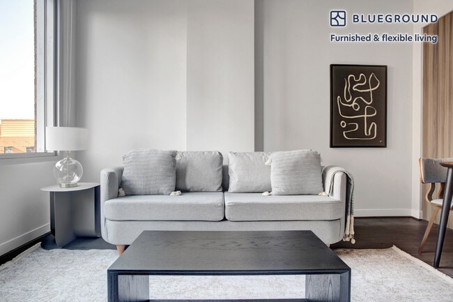 1122 N Hudson St in Arlington, VA - Foto de edificio - Building Photo