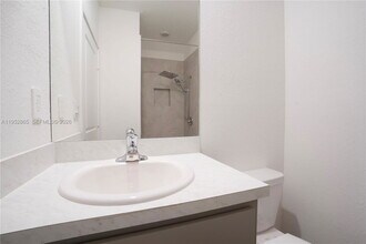 5280 NE 1st Dr in Florida City, FL - Building Photo - Building Photo