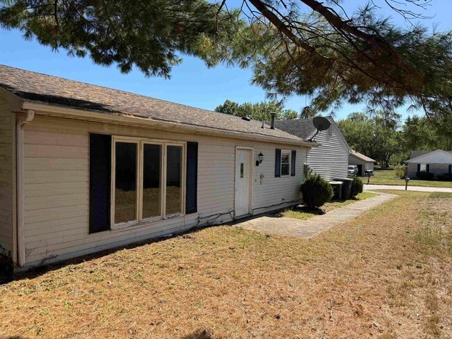 property at 3333 Kendale Dr